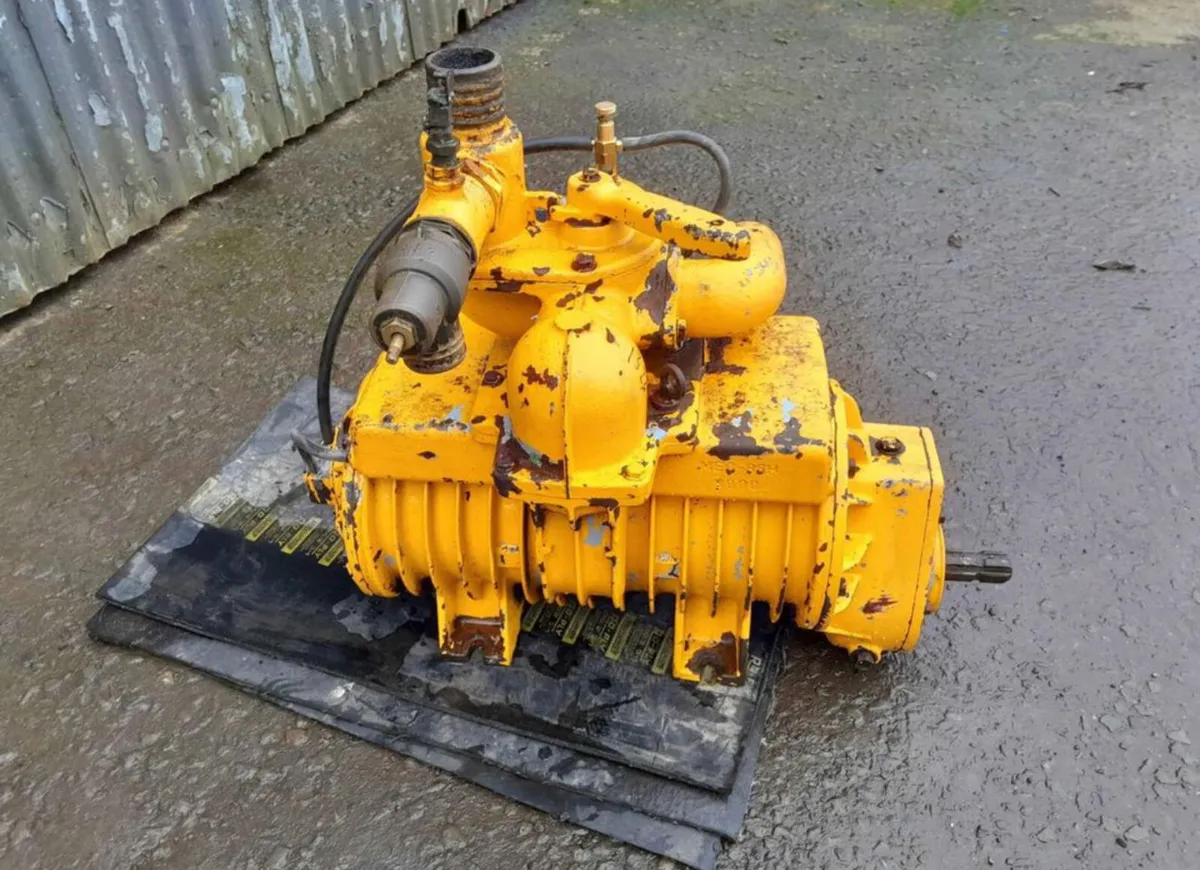 SLURRY TANKER VACUUM PUMP 8000L - Image 3