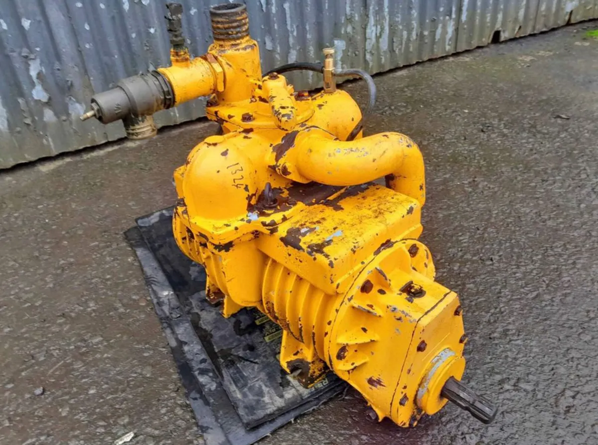 SLURRY TANKER VACUUM PUMP 8000L - Image 2