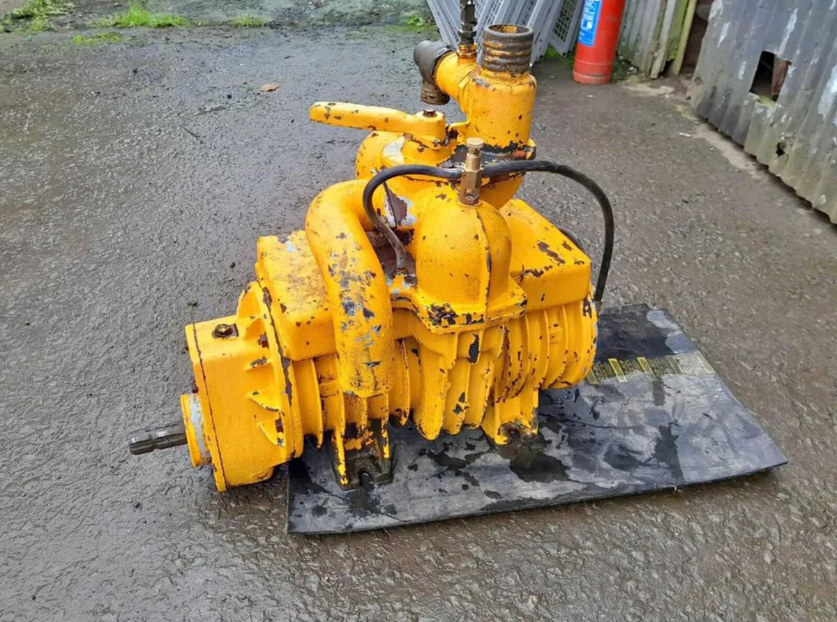 SLURRY TANKER VACUUM PUMP 8000L - Image 1