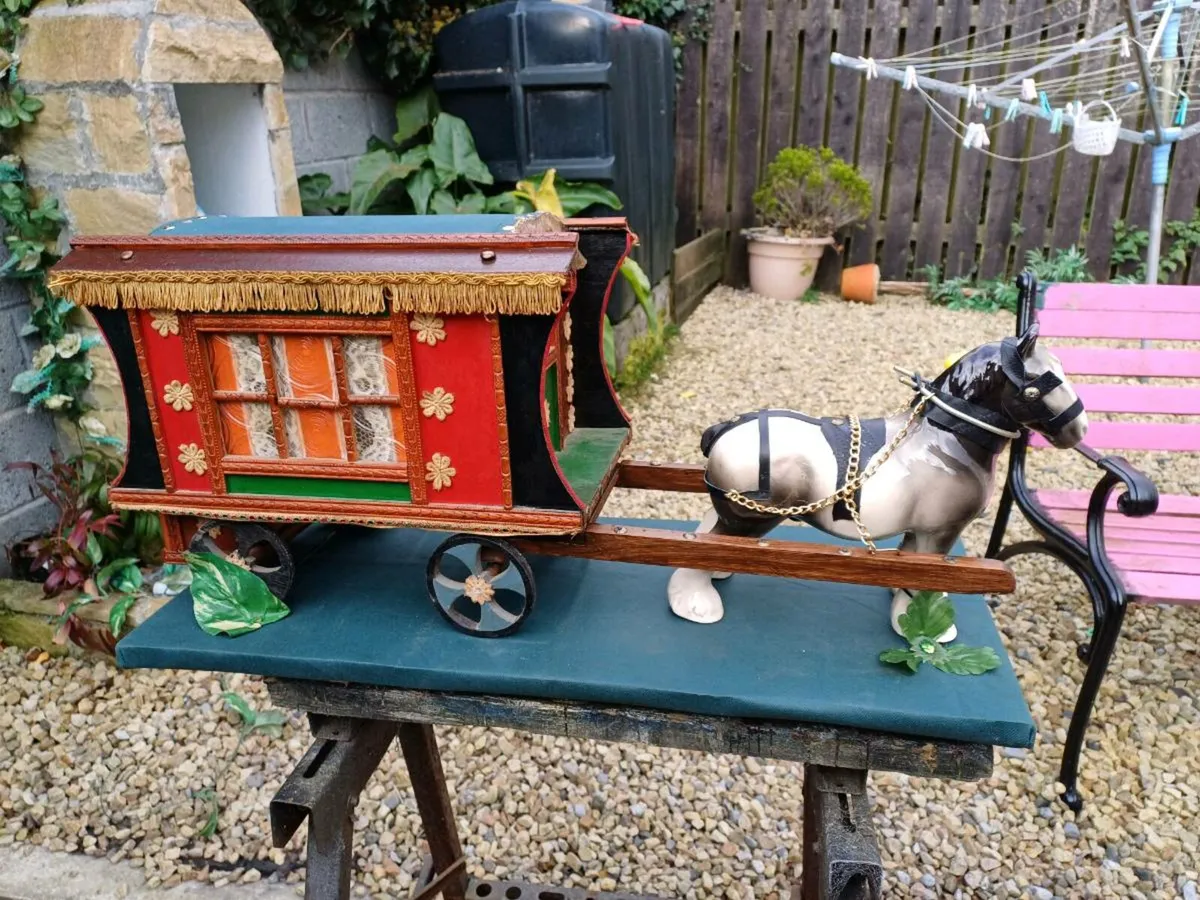 Large Vintage Gypsy Caravan & Horse - Image 1