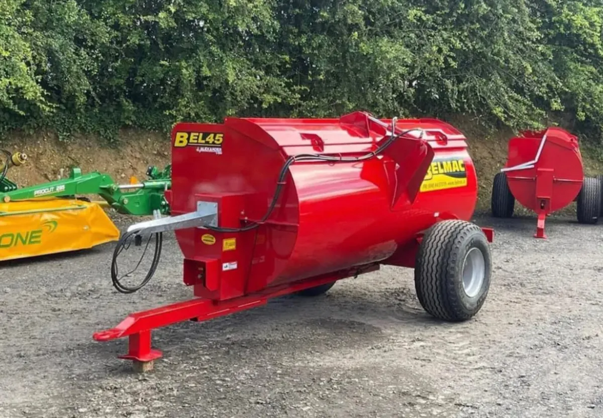 MANURE ROTOSPREADER DUNG SPREADER BELMAC 4.5 - Image 1