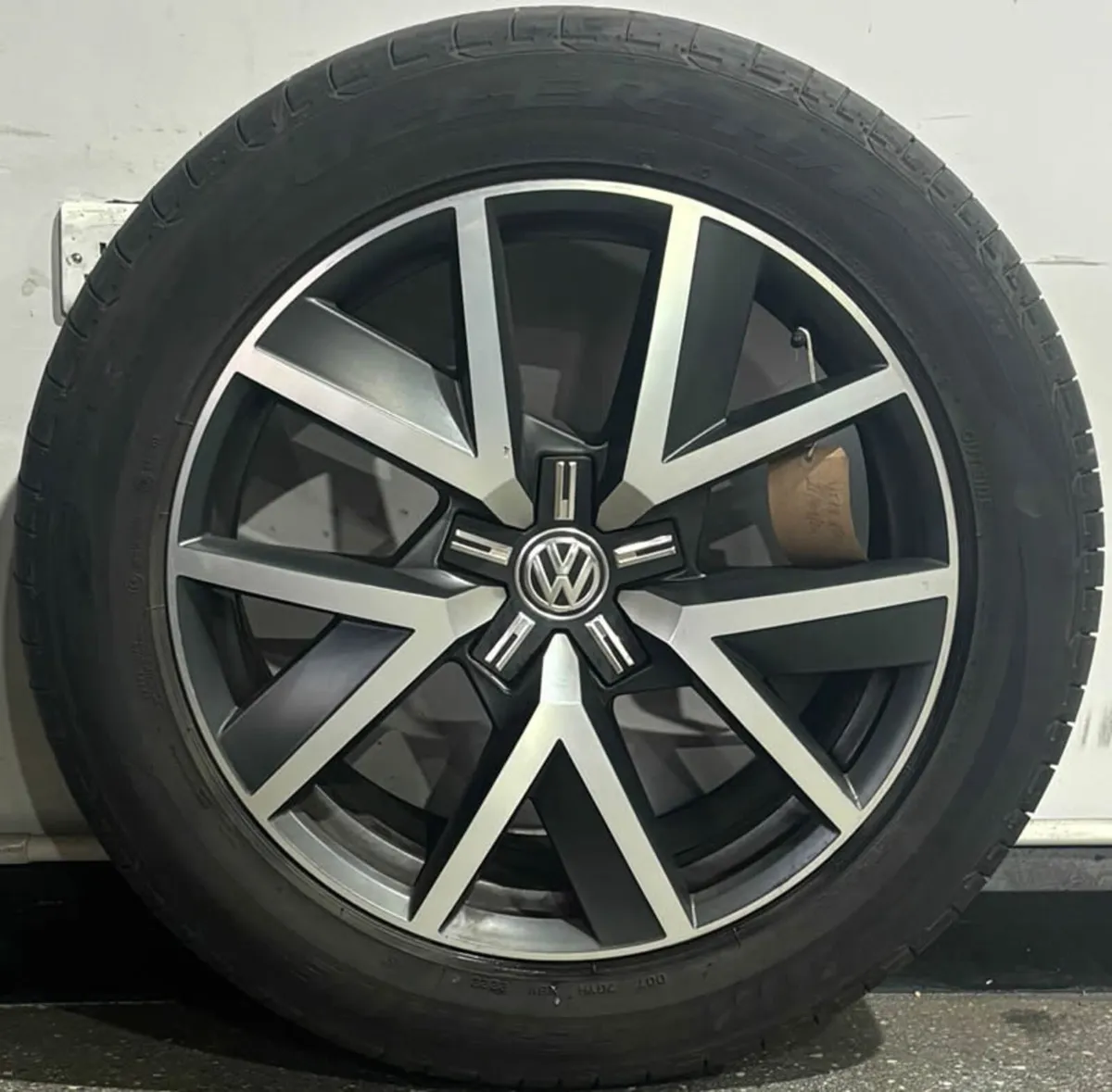 20" Genuine VW Braga Touareg Alloy Wheels & Tyres - Image 2