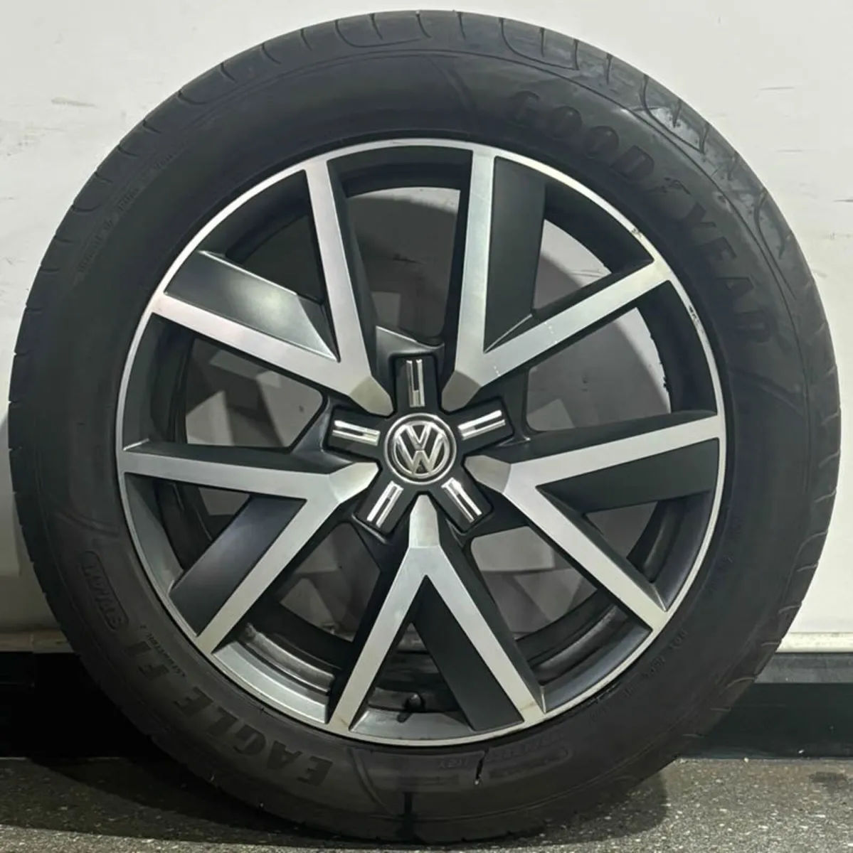 20" Genuine VW Braga Touareg Alloy Wheels & Tyres - Image 4