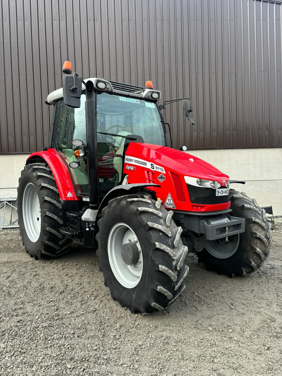 Massey Ferguson 5710S 🔴MINT🔴 - Image 1