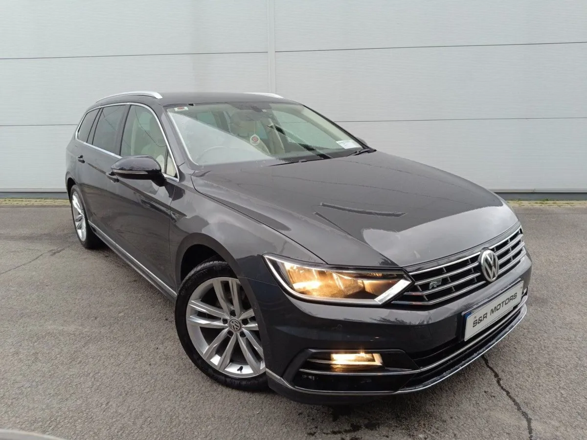 Volkswagen Passat 1.6 TDI 120HP R-line Leather Mi - Image 1
