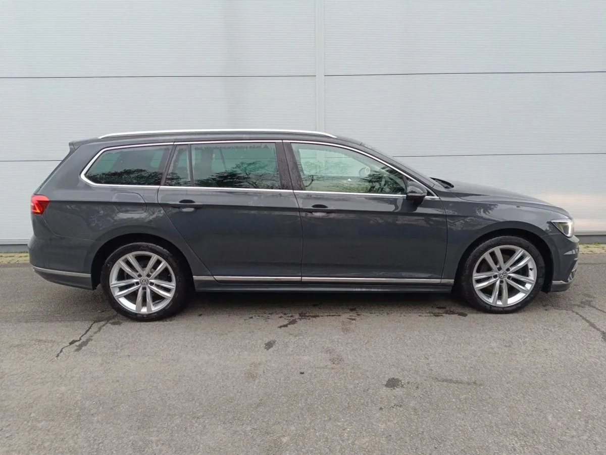 Volkswagen Passat 1.6 TDI 120HP R-line Leather Mi - Image 2