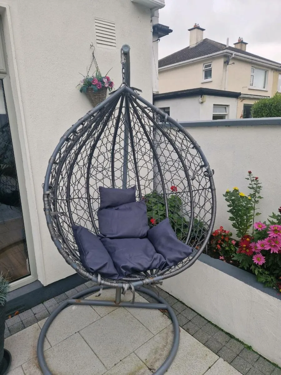 Egg Chair - Image 1