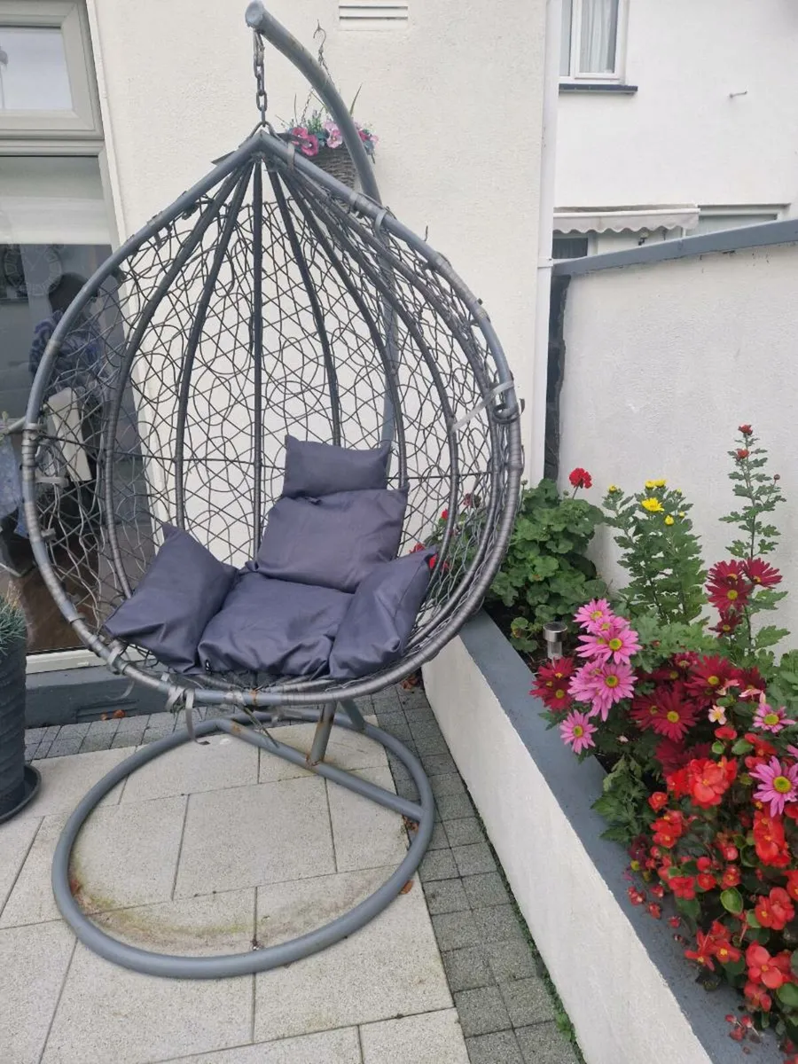 Egg Chair - Image 2
