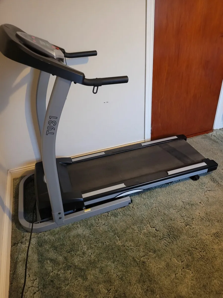 Horizon T931 Treadmill for sale in Co. Tipperary for 270 on DoneDeal