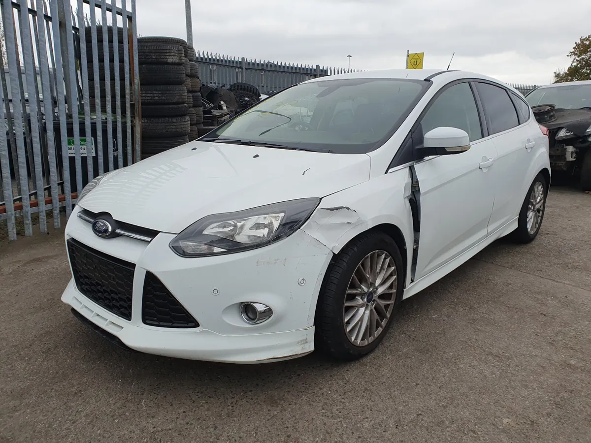 13 FORD FOCUS  1.0 TURBO FOR BREAKING - Image 2