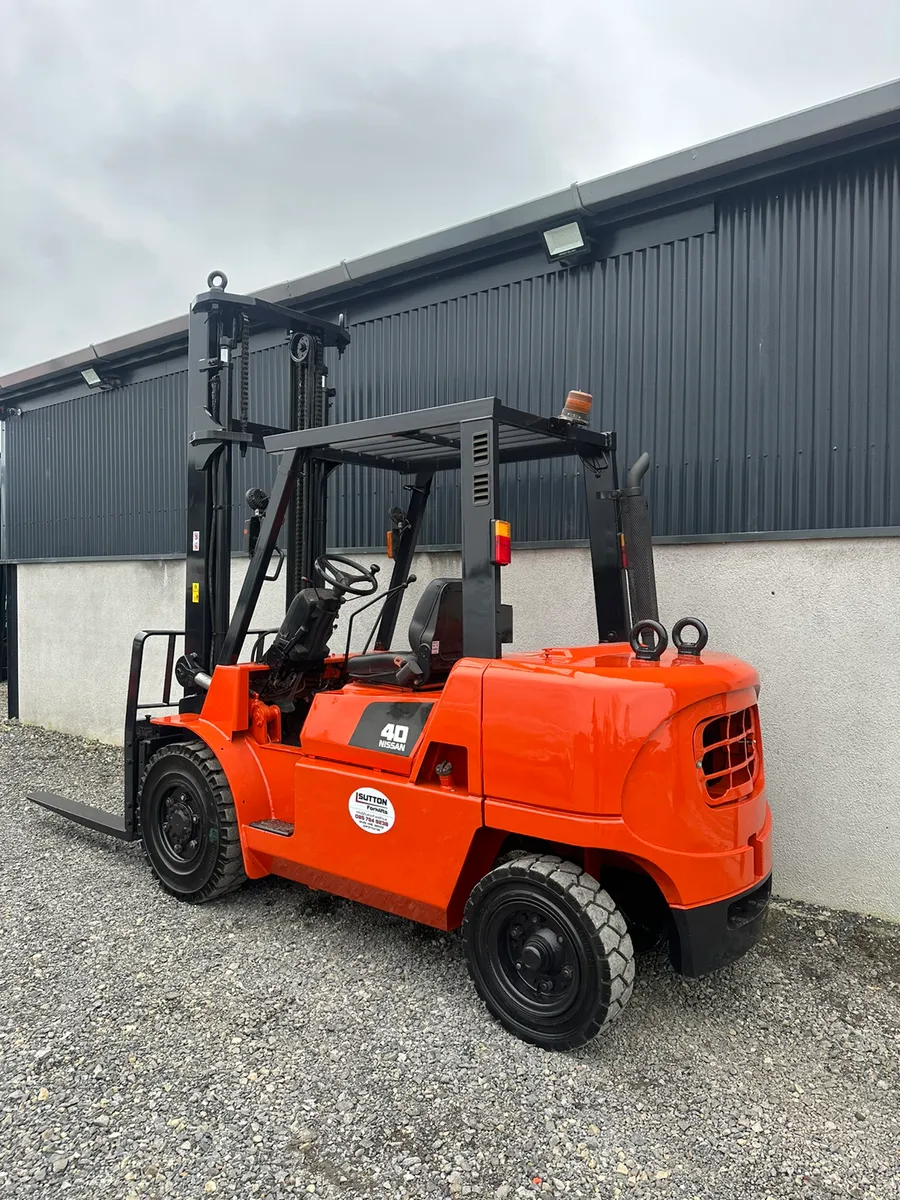 Nissan 4 Ton Forklift - Image 2