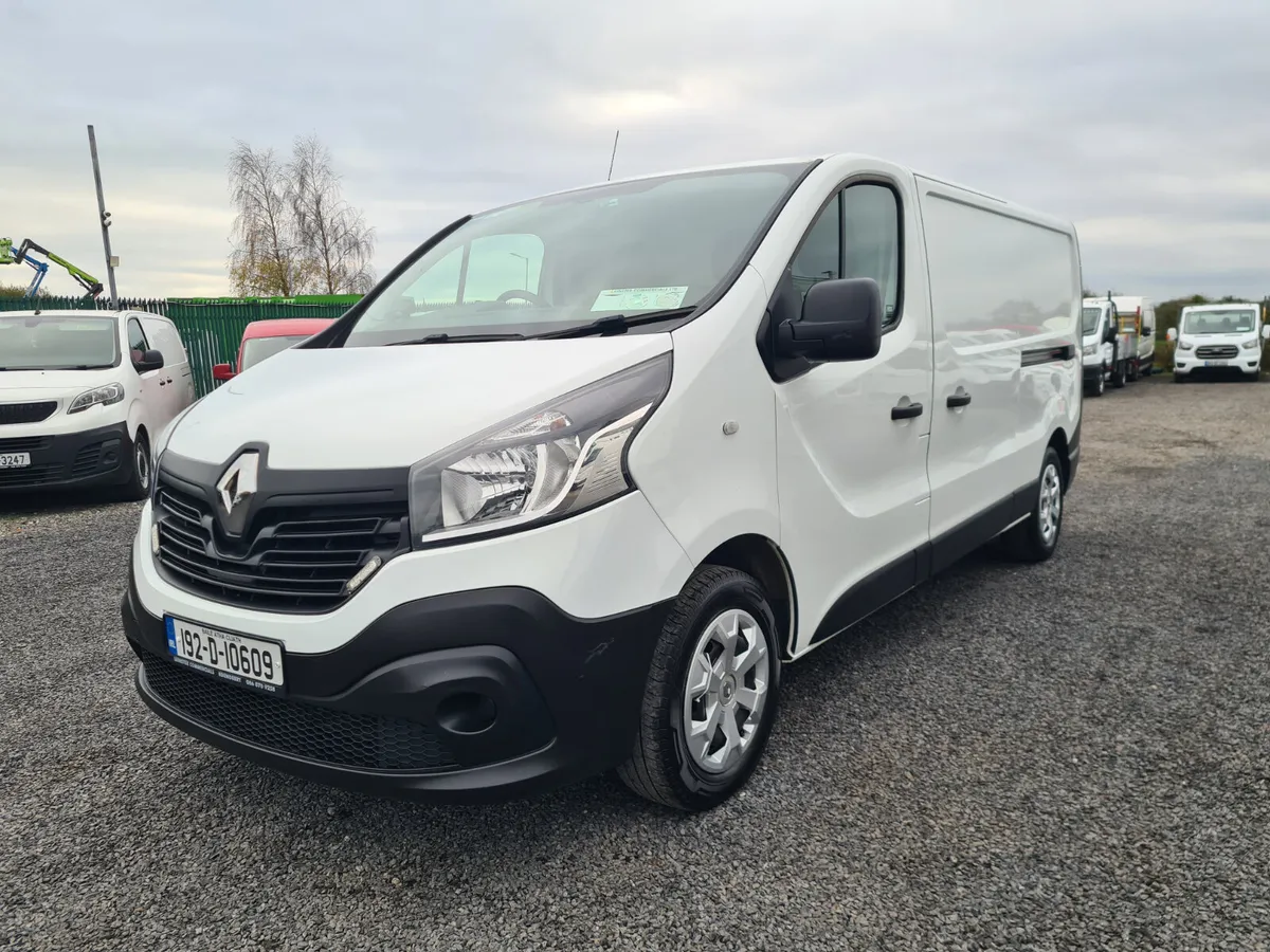 RENAULT TRAFIC INCLUDES VAT - Image 3