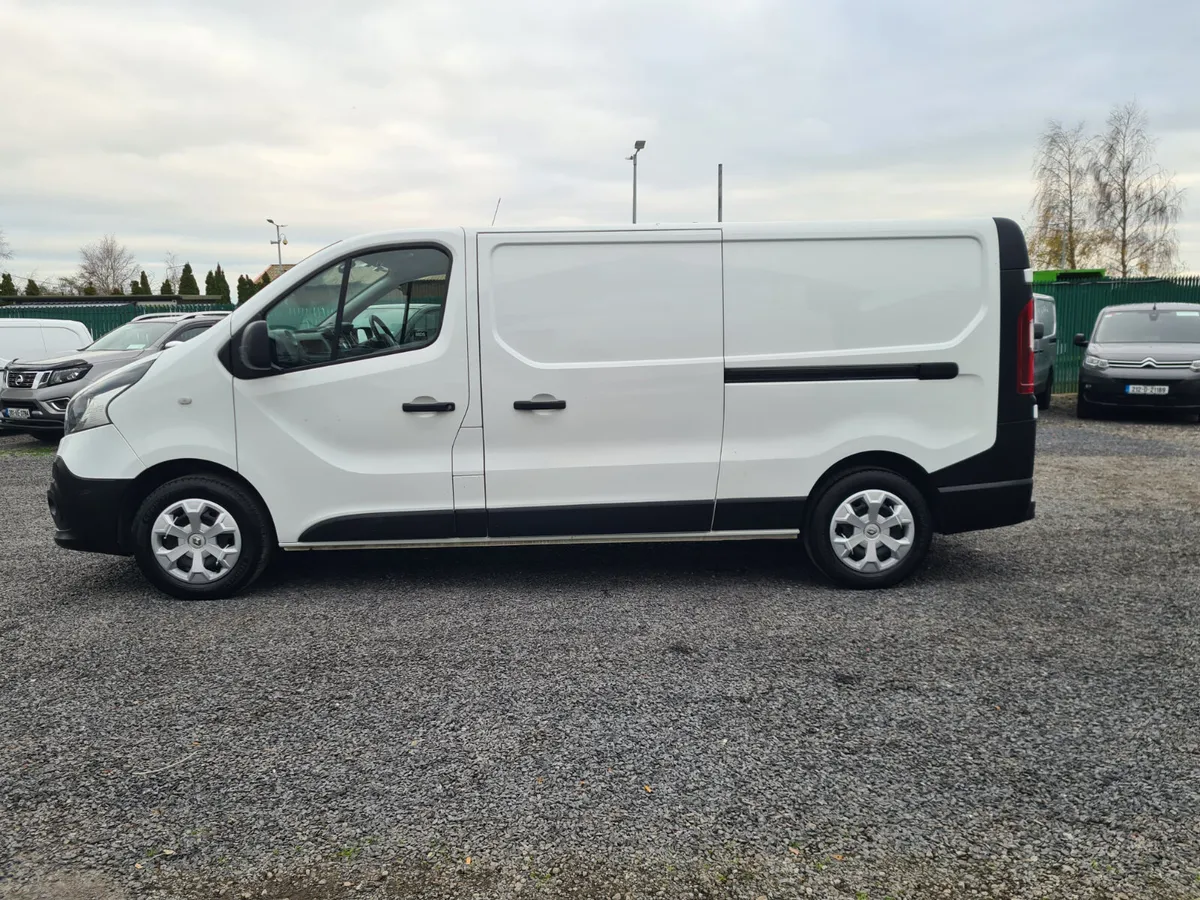 RENAULT TRAFIC LWB - Image 4