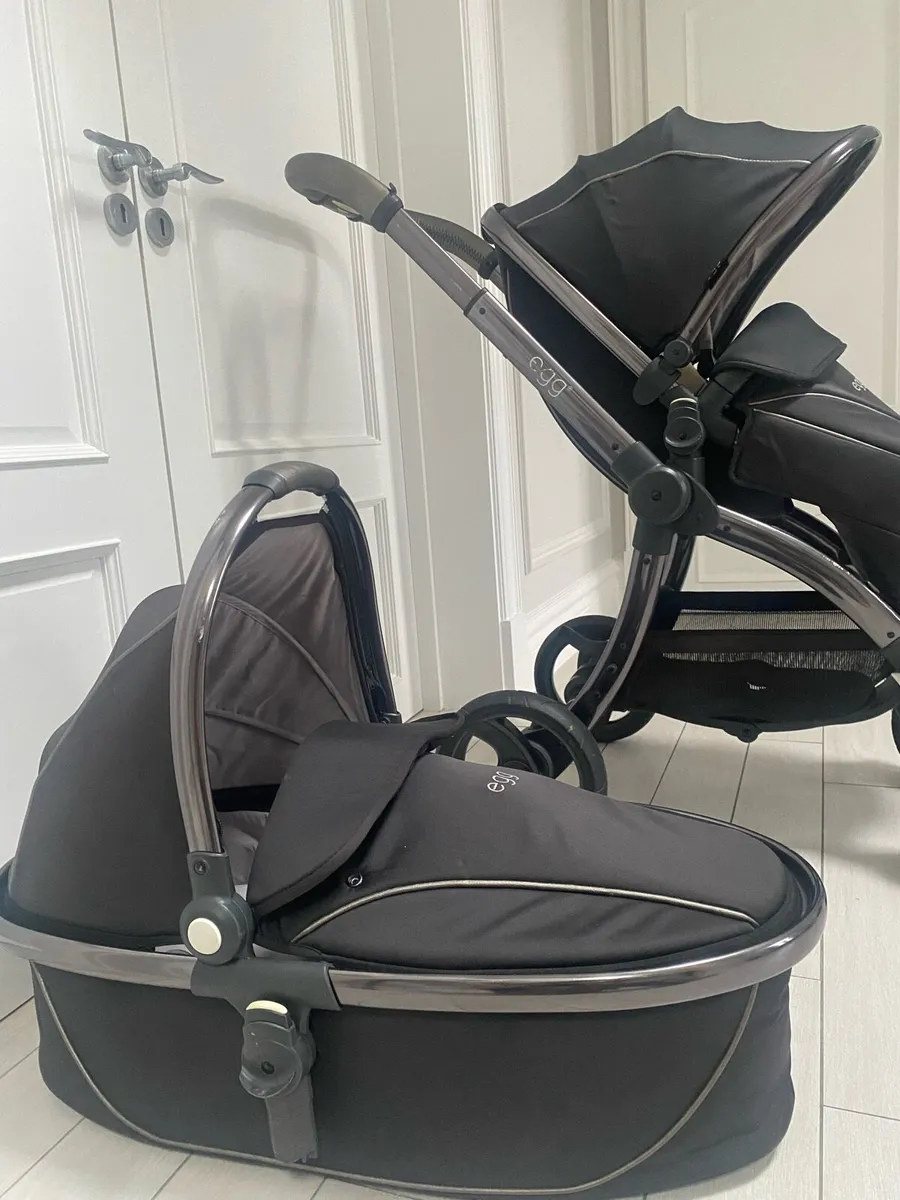 Egg 1 Pushchair & Carrycot - Image 2