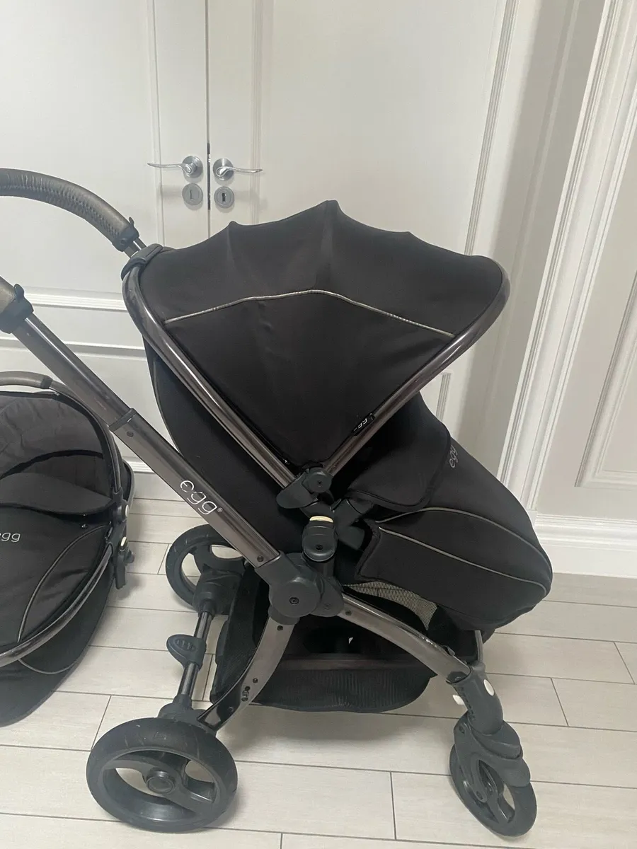 Egg 1 Pushchair & Carrycot - Image 3