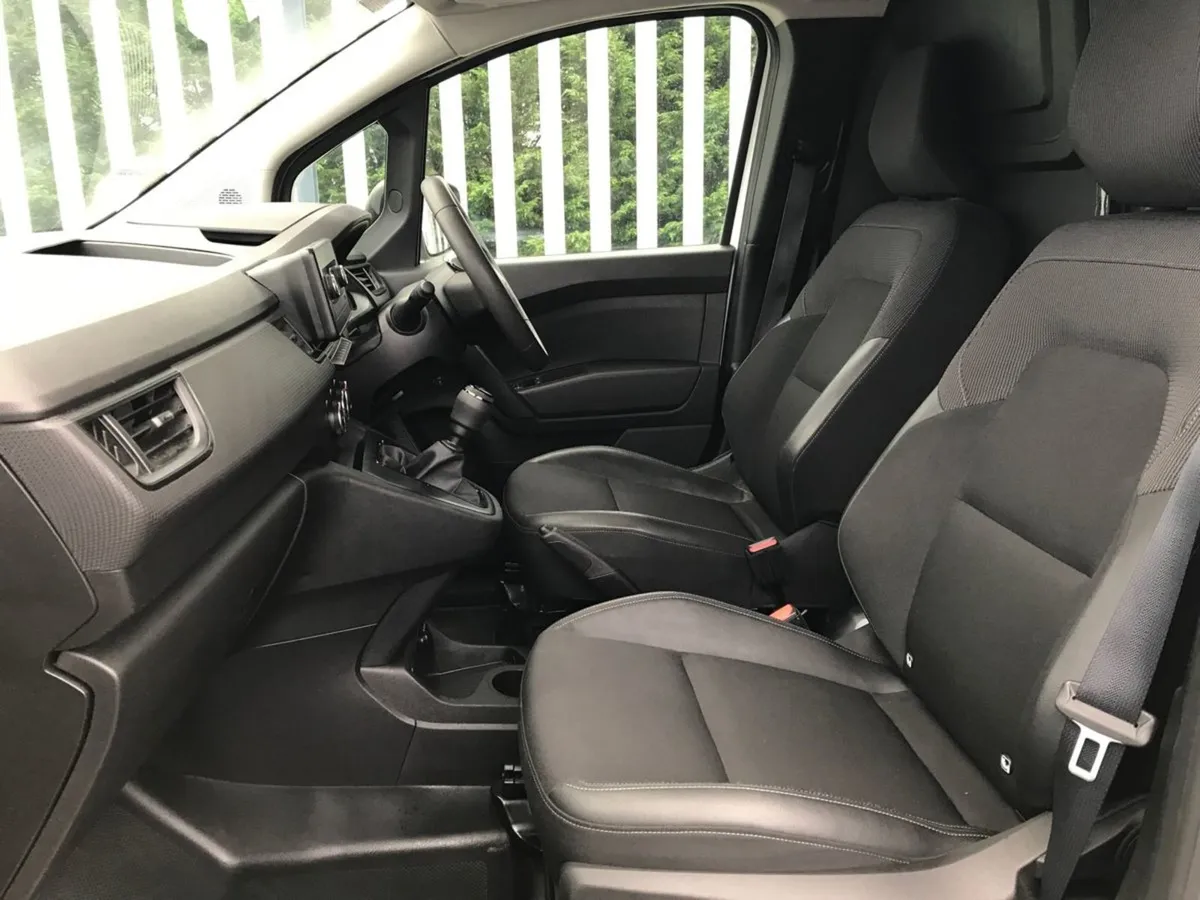 Renault Kangoo 1.5 Diesel Start Model  17 000 Plu - Image 3
