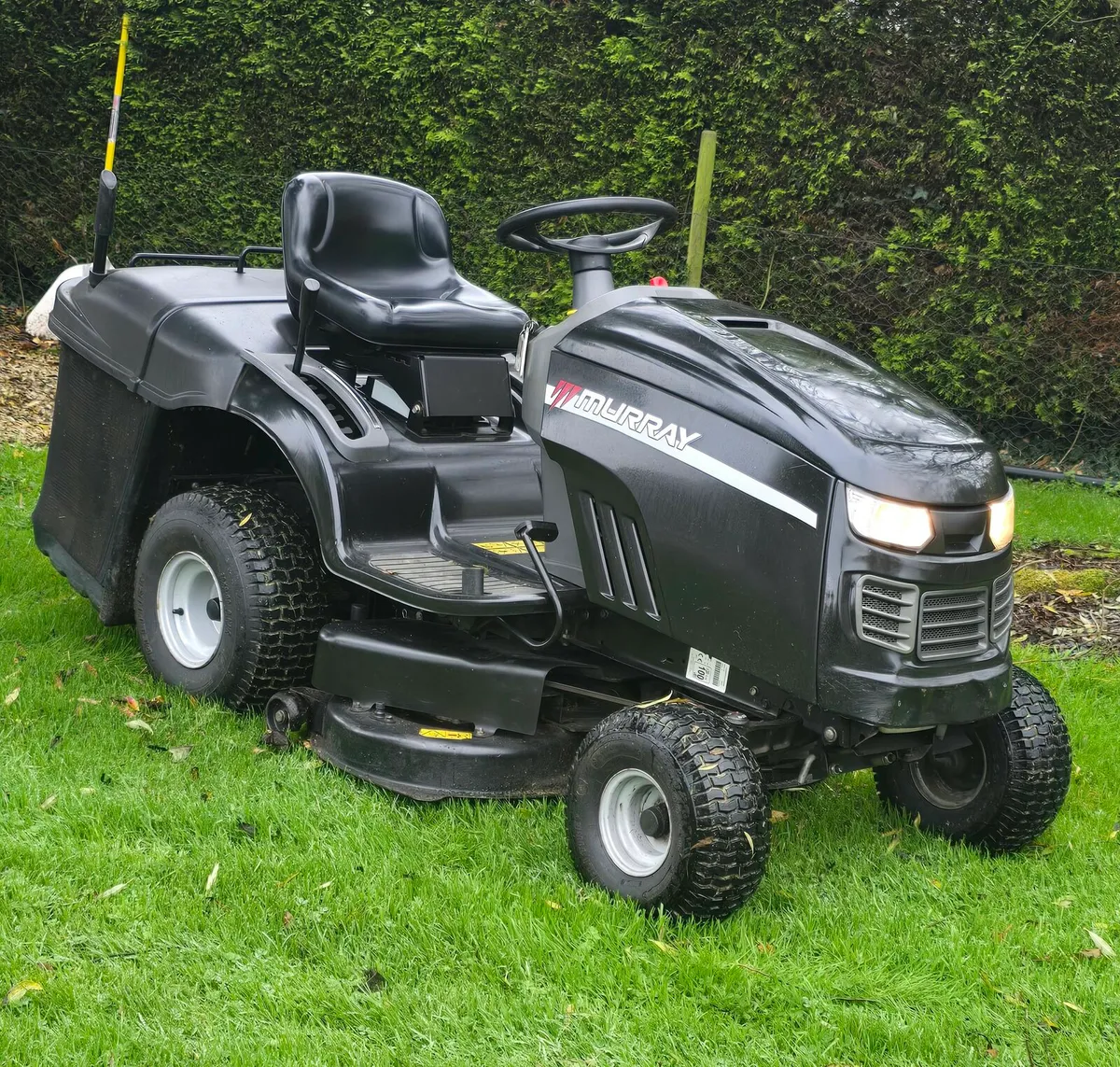 Murray 16.5hp tractor mower for sale in Co. Kildare for 1 550 on DoneDeal