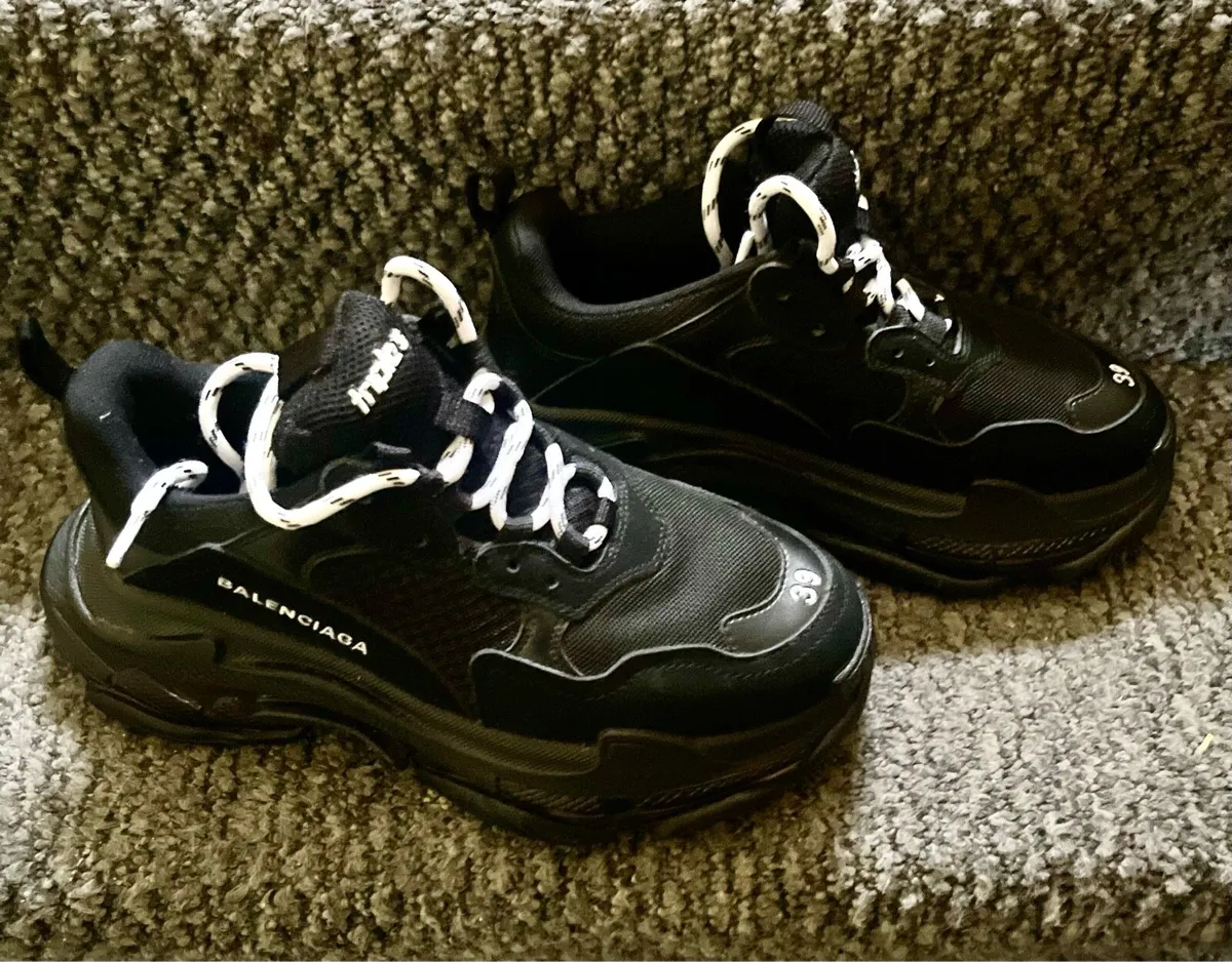 Balenciaga triple s sneaker ORIGINAL AUTENTIC for sale in Co. Dublin for 550 on DoneDeal