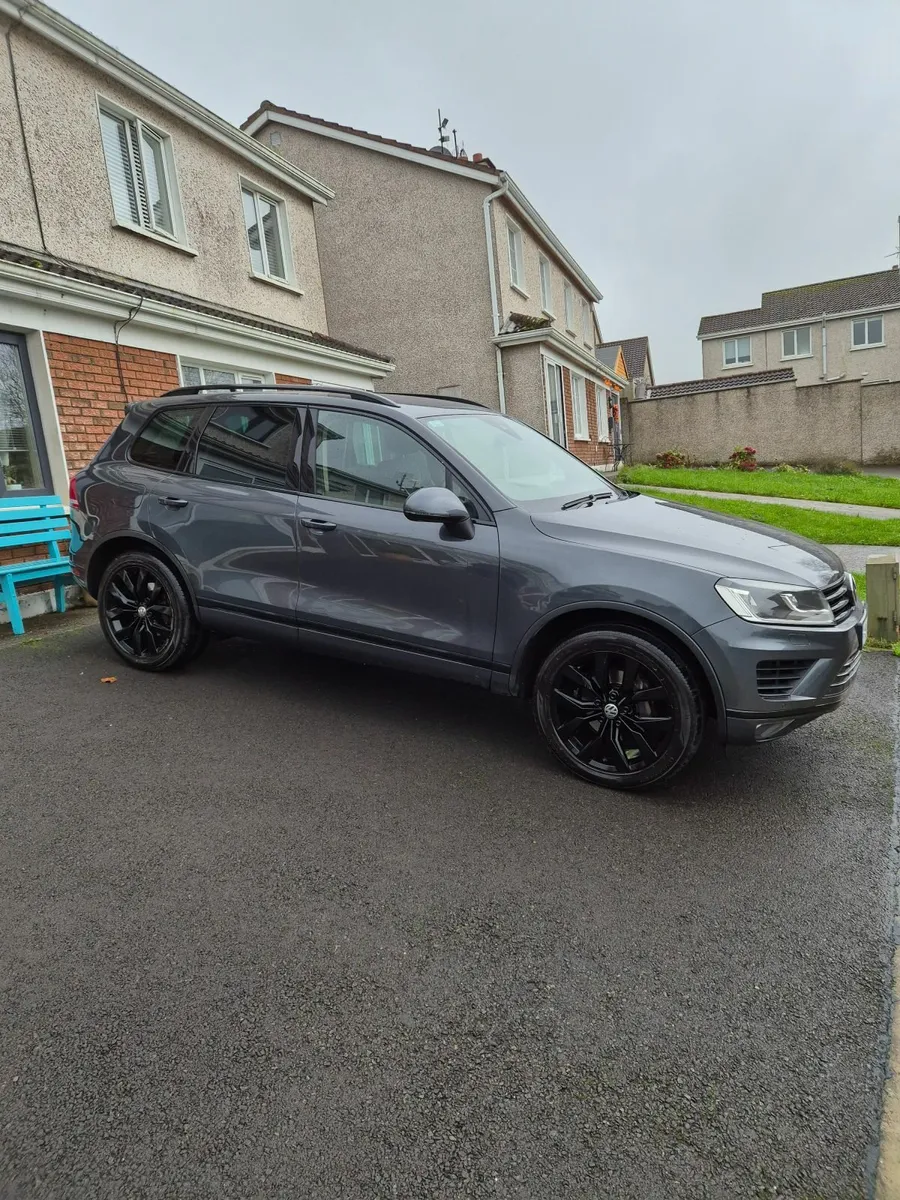 Volkswagen Touareg 5SEATER CREWCAB N1 - Image 2