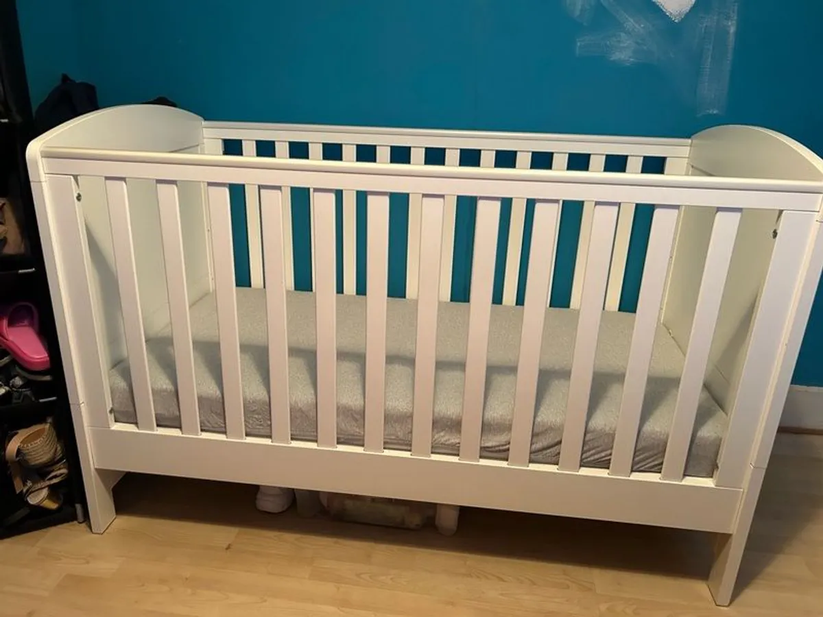 cot bed - Image 1