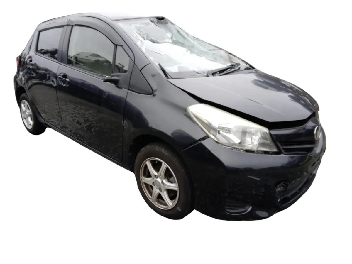 2013 TOYOTA VITZ For Breaking/Dismantling - Image 1