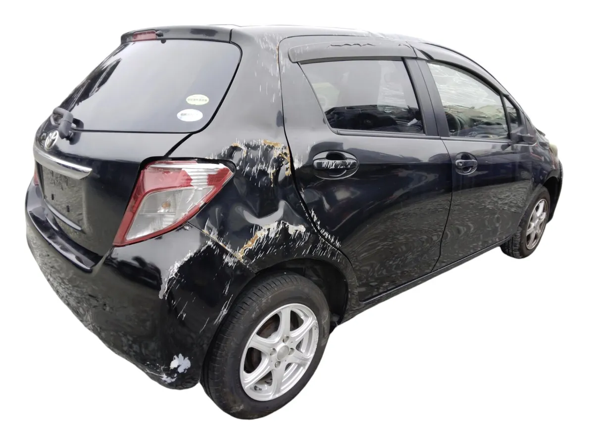 2013 TOYOTA VITZ For Breaking/Dismantling - Image 3