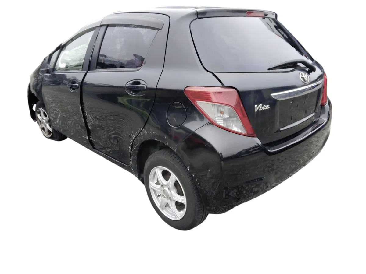 2013 TOYOTA VITZ For Breaking/Dismantling - Image 4
