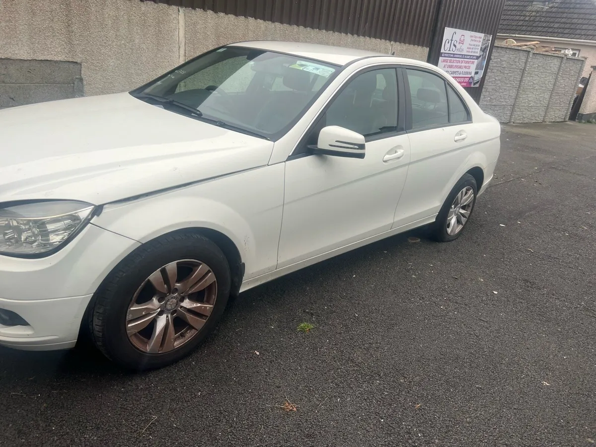 2009 Mercedes C200 2.1 diesel manual for parts - Image 1