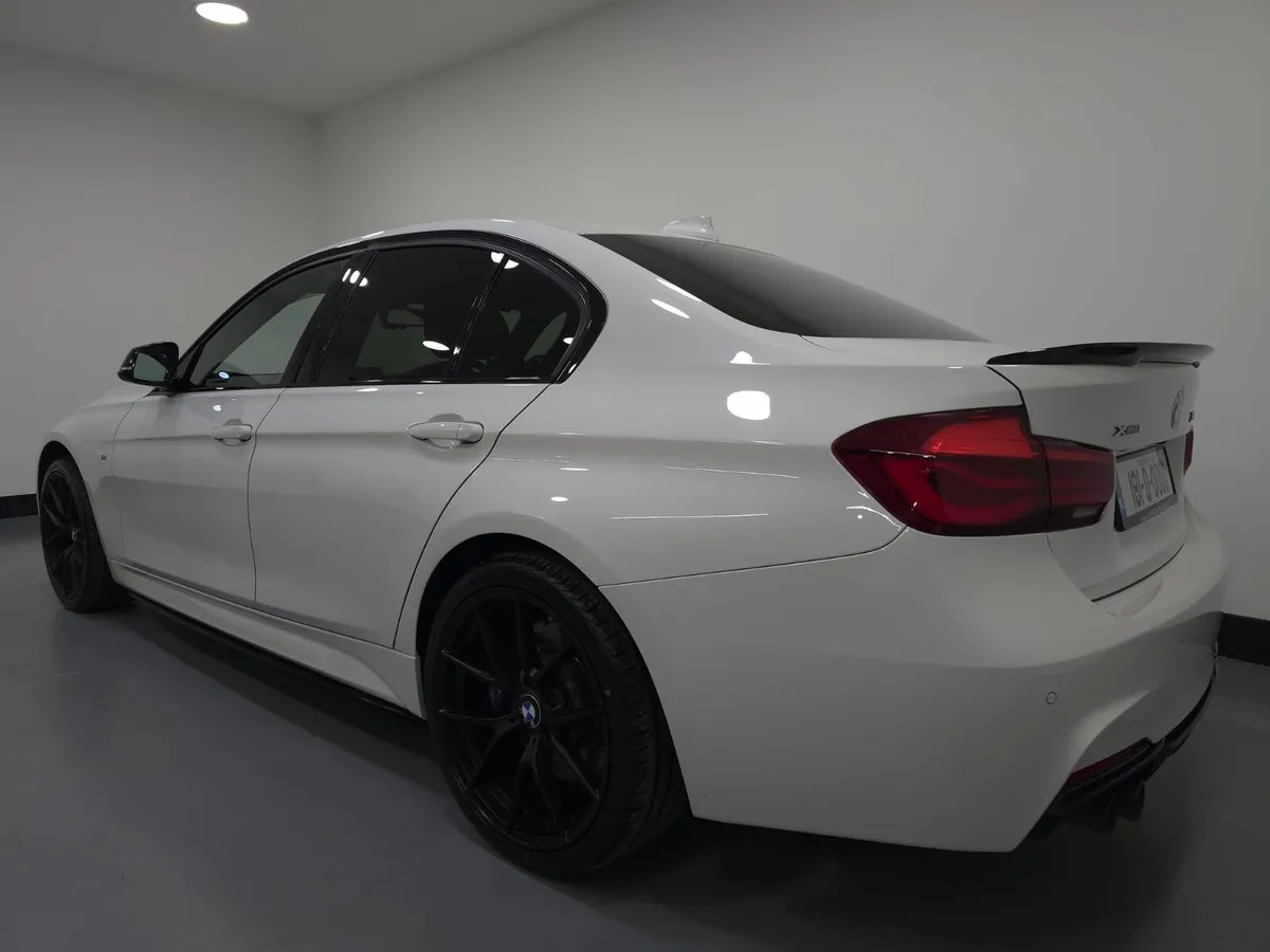 BMW 320D X-Drive M-Sport Shadow Edition - Image 2