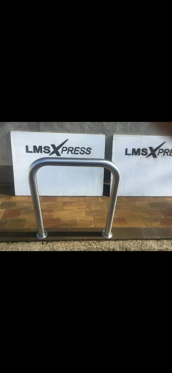 Handrails and stainless steel posts - Image 4