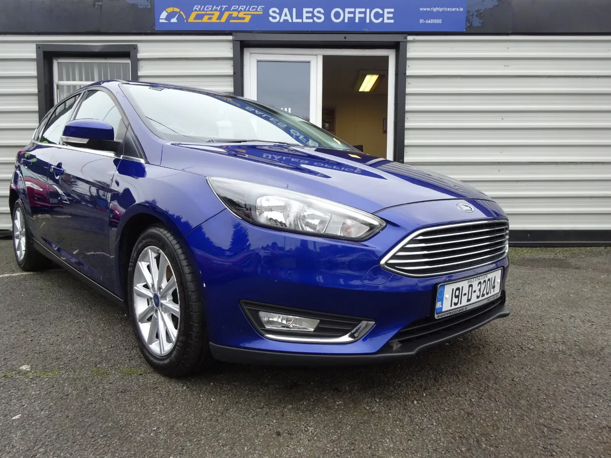 FORD FOCUS 1.0 PETROL 5 DOOR TITANIUM - Image 1