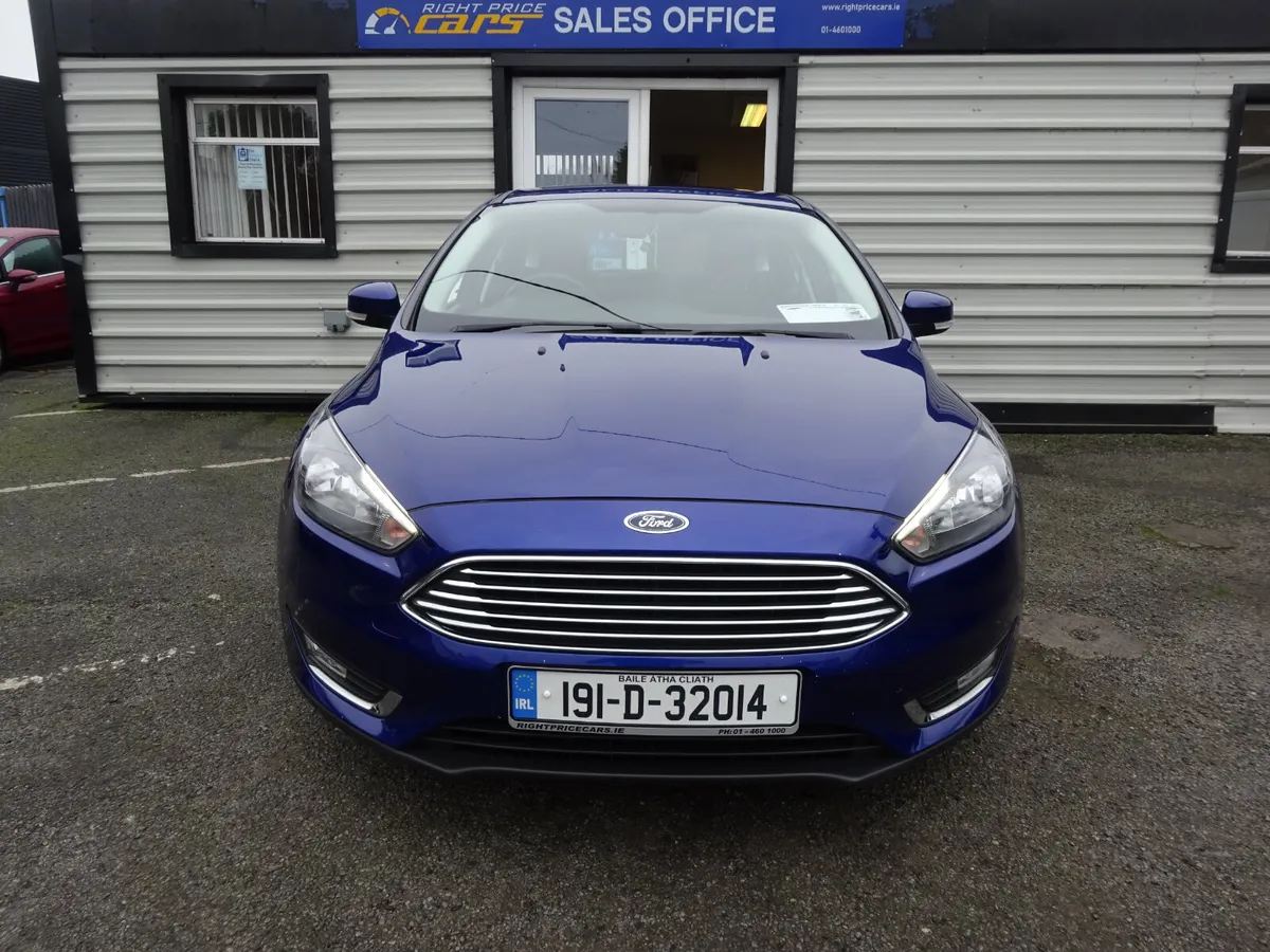 FORD FOCUS 1.0 PETROL 5 DOOR TITANIUM - Image 2