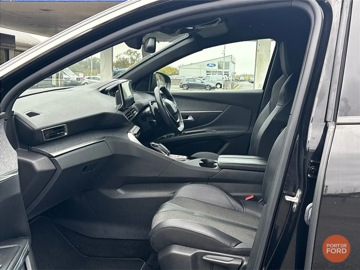 Peugeot 5008 Auto 7 Seater 1.5 Allure 130bhp Auto - Image 4