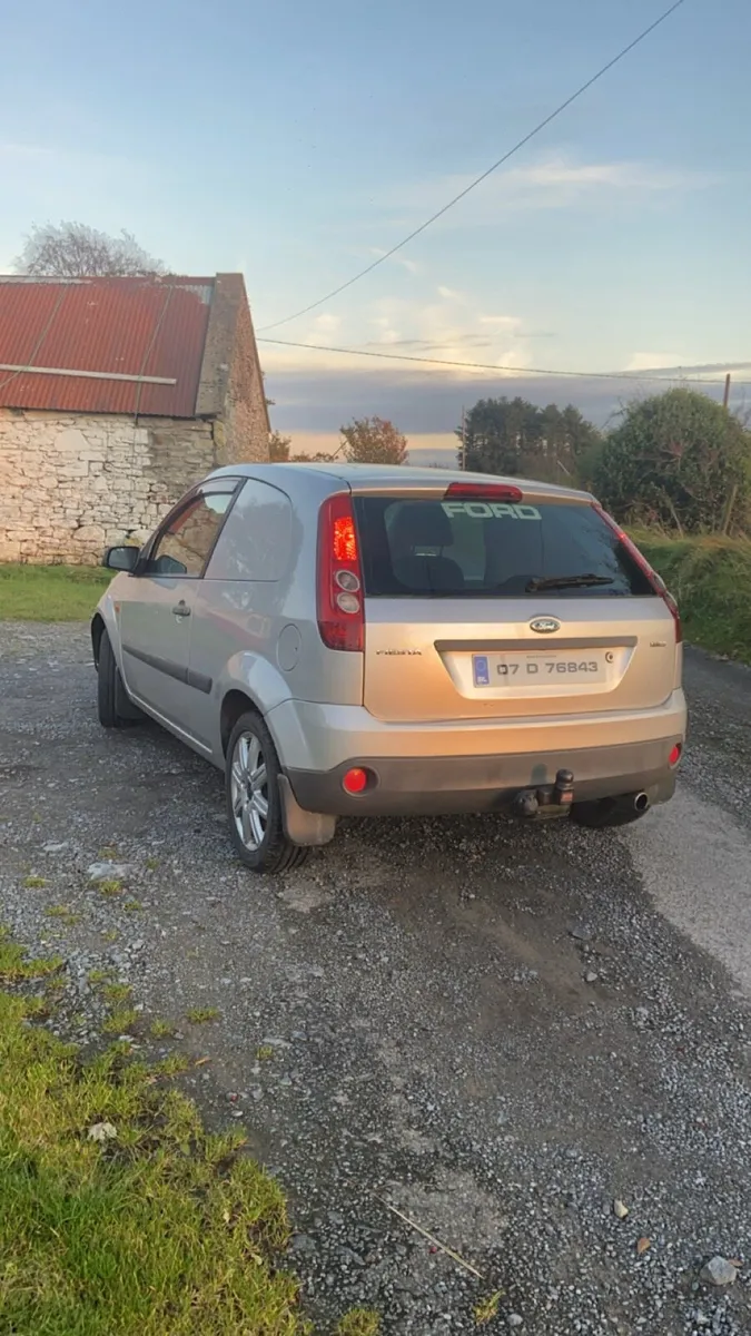 Ford Fiesta - Image 4