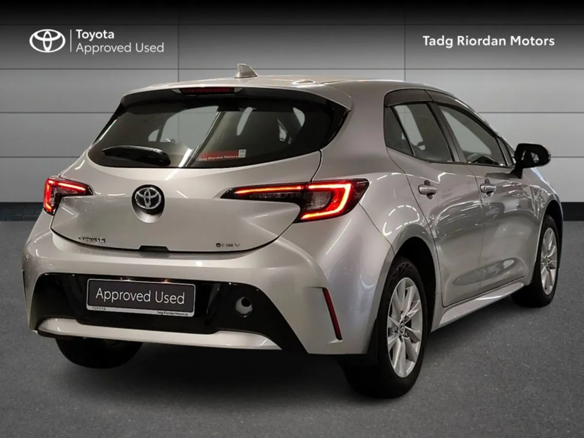 Toyota Corolla Hybrid Luna - Image 2