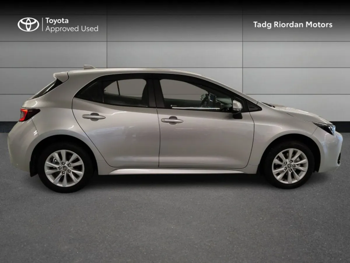 Toyota Corolla Hybrid Luna - Image 3