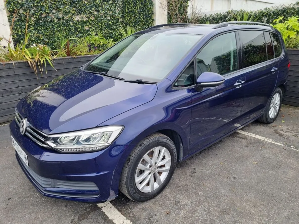Volkswagen Touran 1.4 TSI 150BHP Auto Comfortline - Image 2