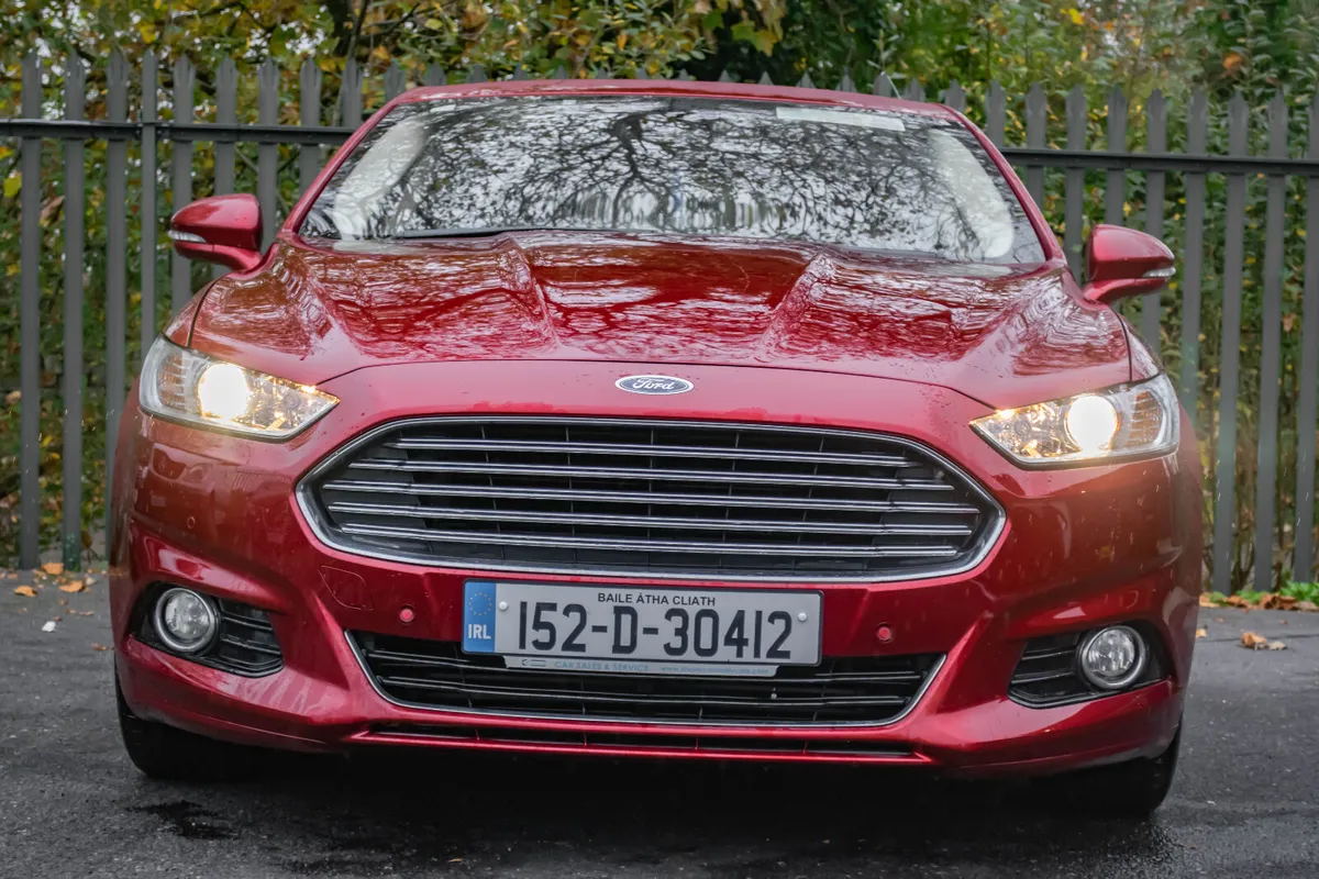 2015 Ford Mondeo TITANIUM 1.6 TDCI *MASSIVE SPEC* - Image 2