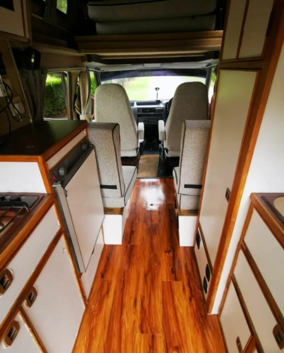 Camper van Ford Transit Vintage Restored - Image 4