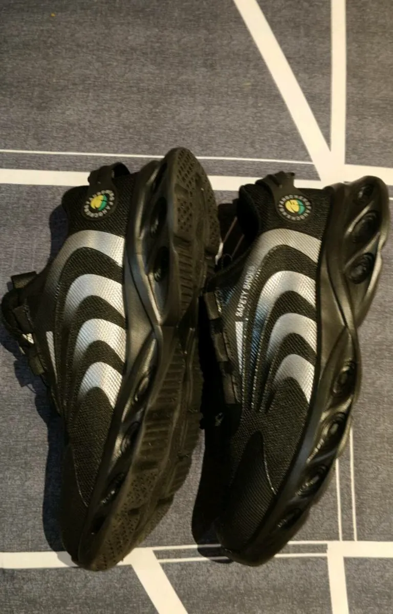 Brand new safety shoes for sale in Co. Dublin for 33 on DoneDeal