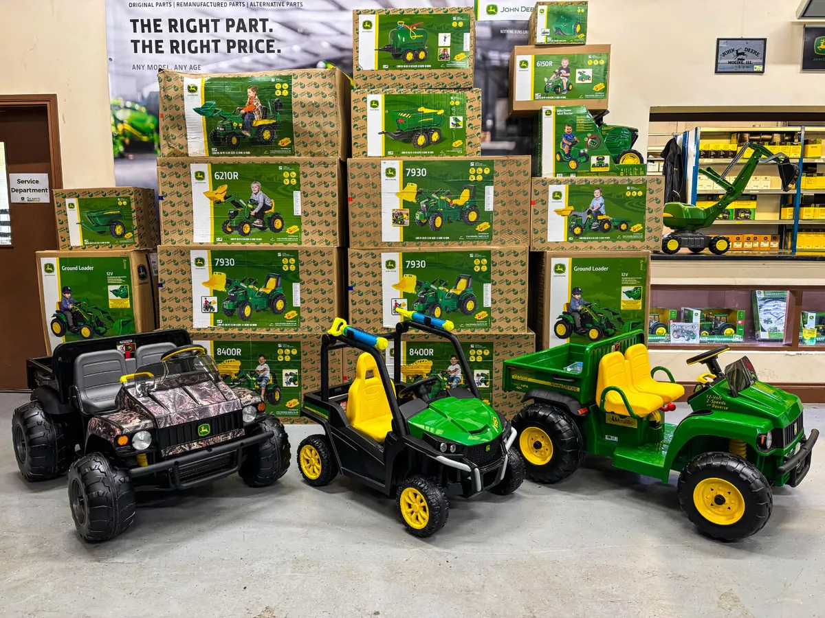 John Deere electric and pedal toys - Image 2