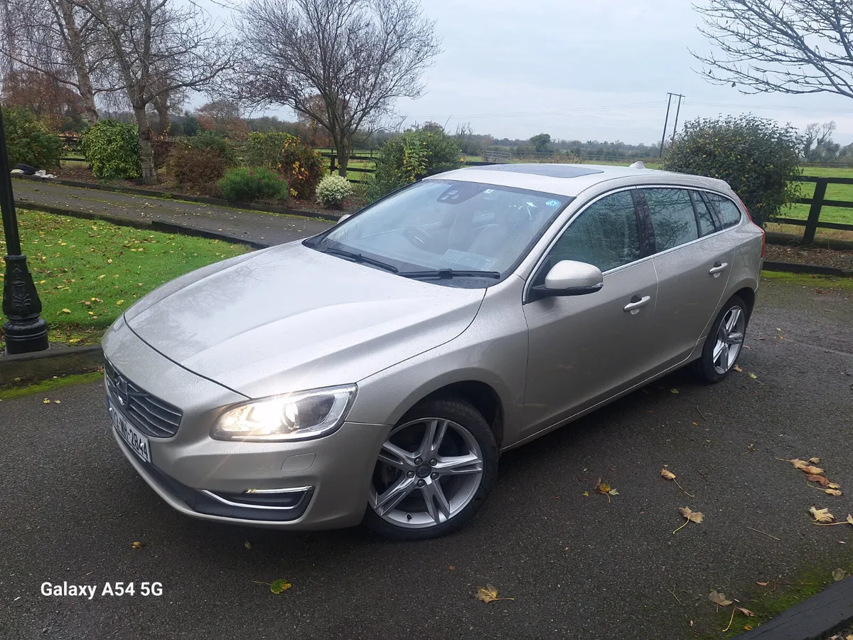 Volvo V60 DIESEL AUTOMATIC D4 - Image 1