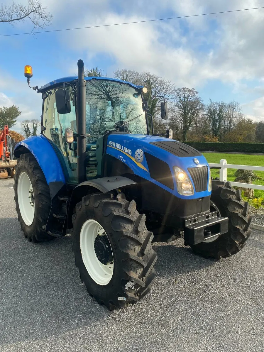 2016 New Holland T5105 - Image 1