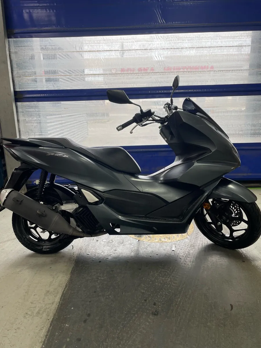 221 Honda PCX 125 - Image 1