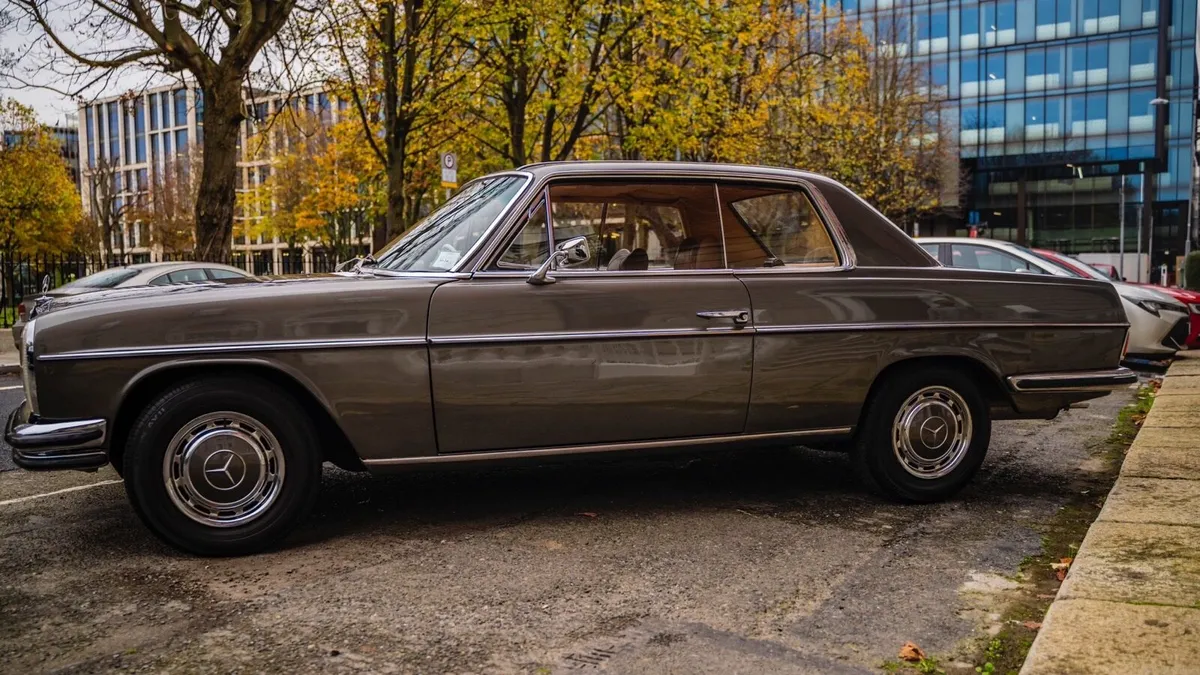 1971 Mercedes Benz 250 CE Coupe - Image 2