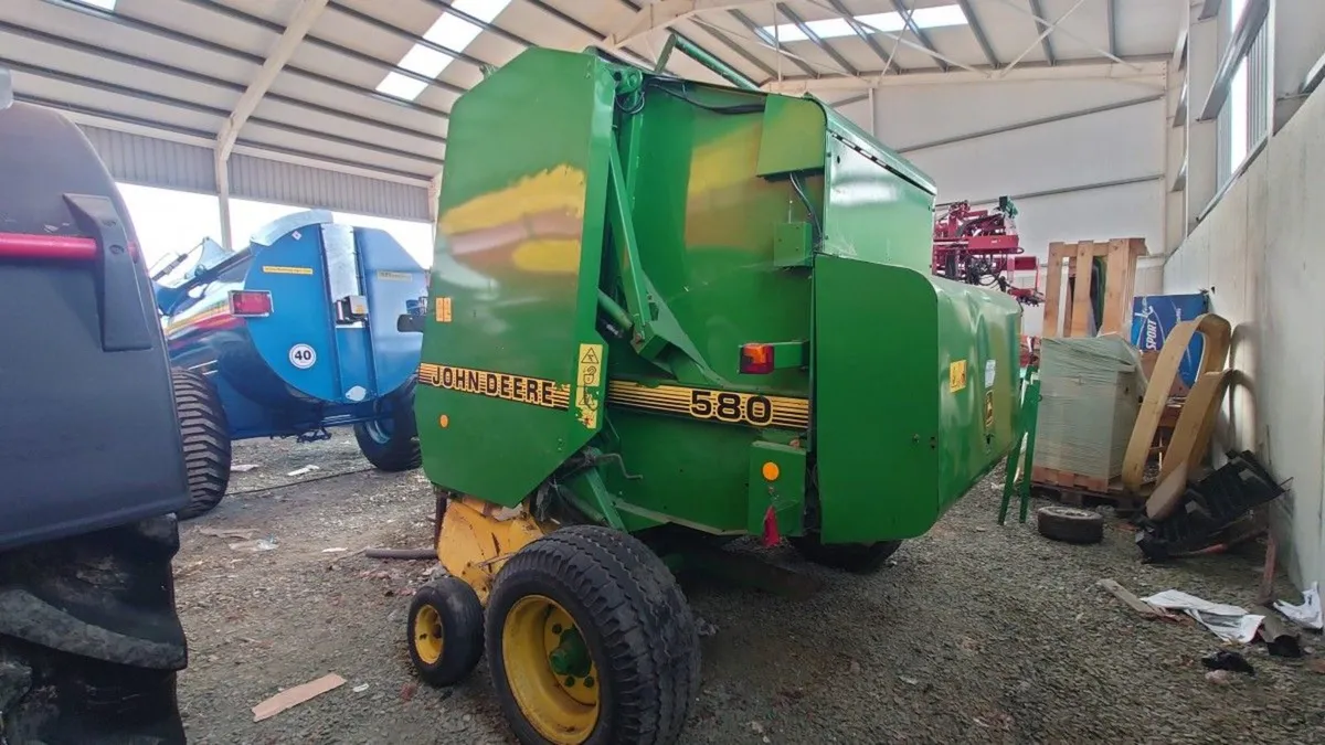 John Deere  Belt Baler - Image 4