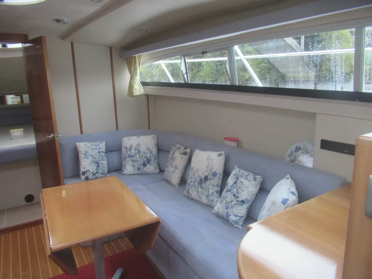 2005 Sheerline 1020 Motor cruiser. - Image 3