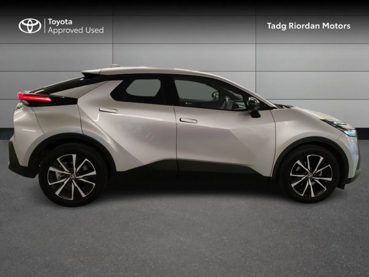 Toyota C-HR Hybrid Sport - Image 3