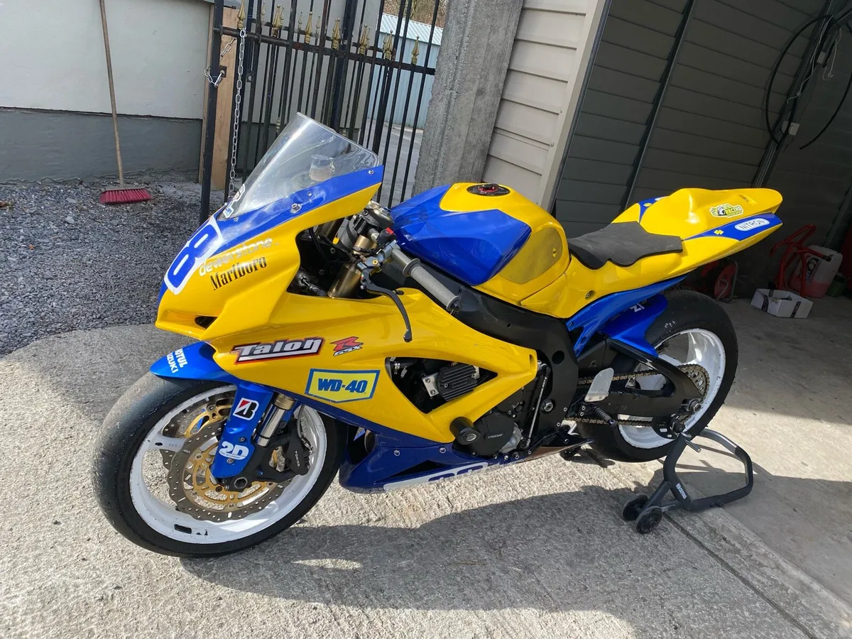 2006 gsxr 600 track bike - Image 1