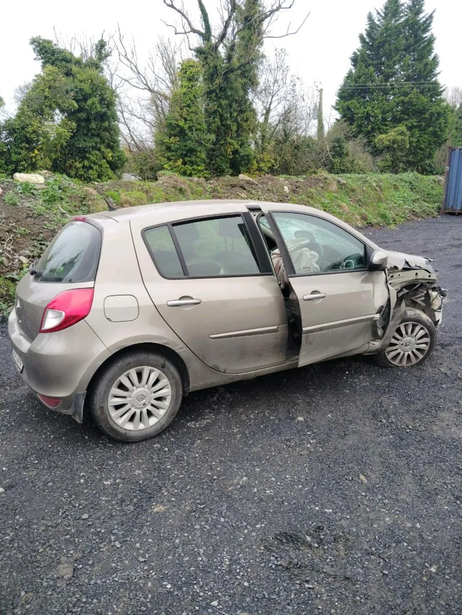 Breaking Renault Clio 2011 1.2 petrol - Image 1